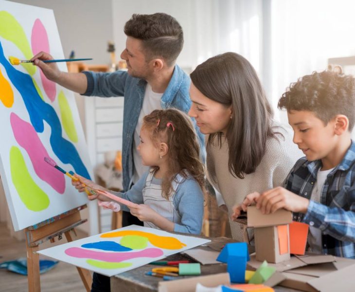 Activités créatives en famille : 5 idées pour des moments inoubliables avec vos enfants